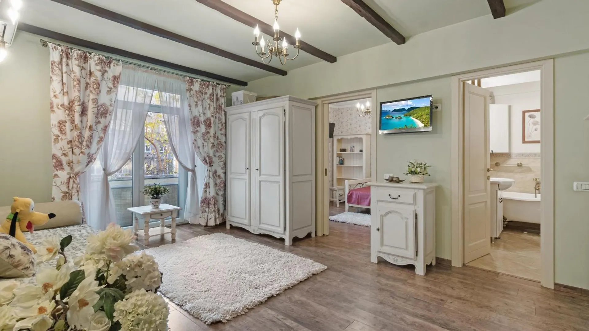 Feels Like Home - Old Town Apartment Bukarest